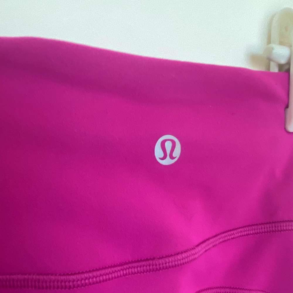 Lululemon Pocketed Leggings in Fuchsia